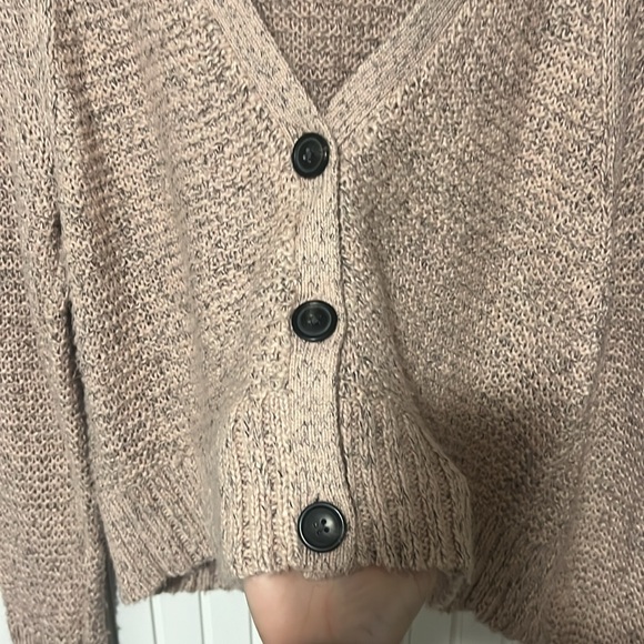 American eagle 🦅 cropped pink marble cardigan - Picture 3 of 6